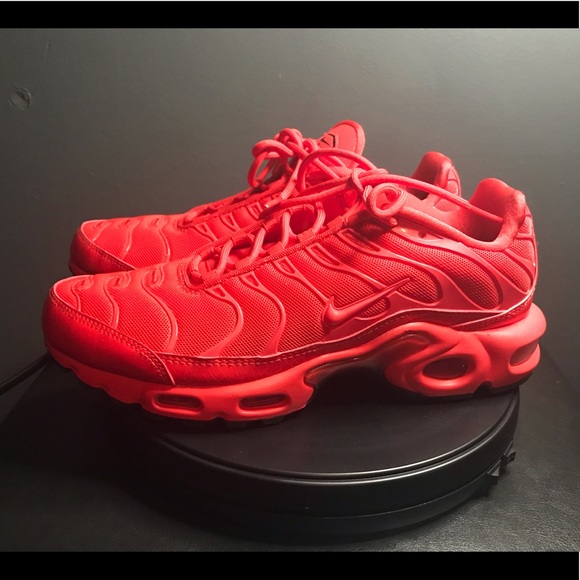NIKE Womens Air Max Plus Womens CRIMSON RED Sz 8.5 NIKE Womens Air Max Plus Womens CRIMSON RED Sz 8.5